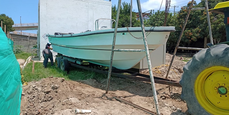 Alcaldía entrega lancha a Corporación de Playa Blanca para que continúen labores de preservación del balneario