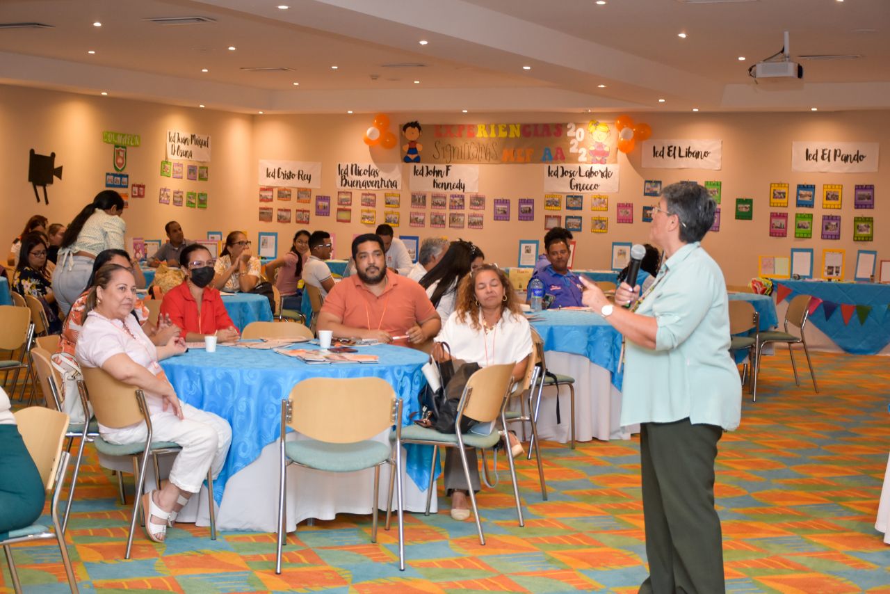 Primer Foro de Aceleración del Aprendizaje analizó aplicación de este modelo educativo en el Distrito