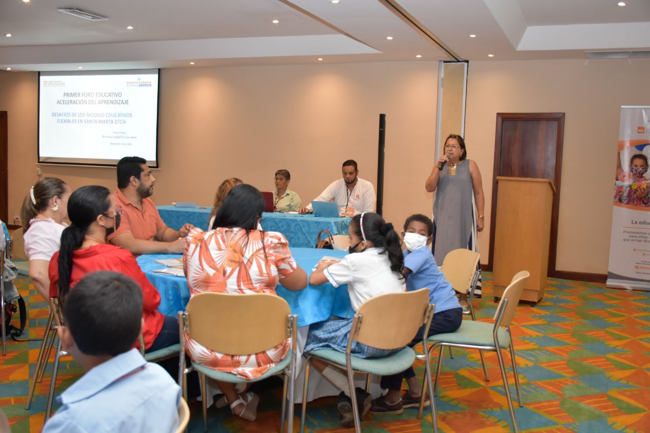 Primer Foro de Aceleración del Aprendizaje analizó aplicación de este modelo educativo en el Distrito