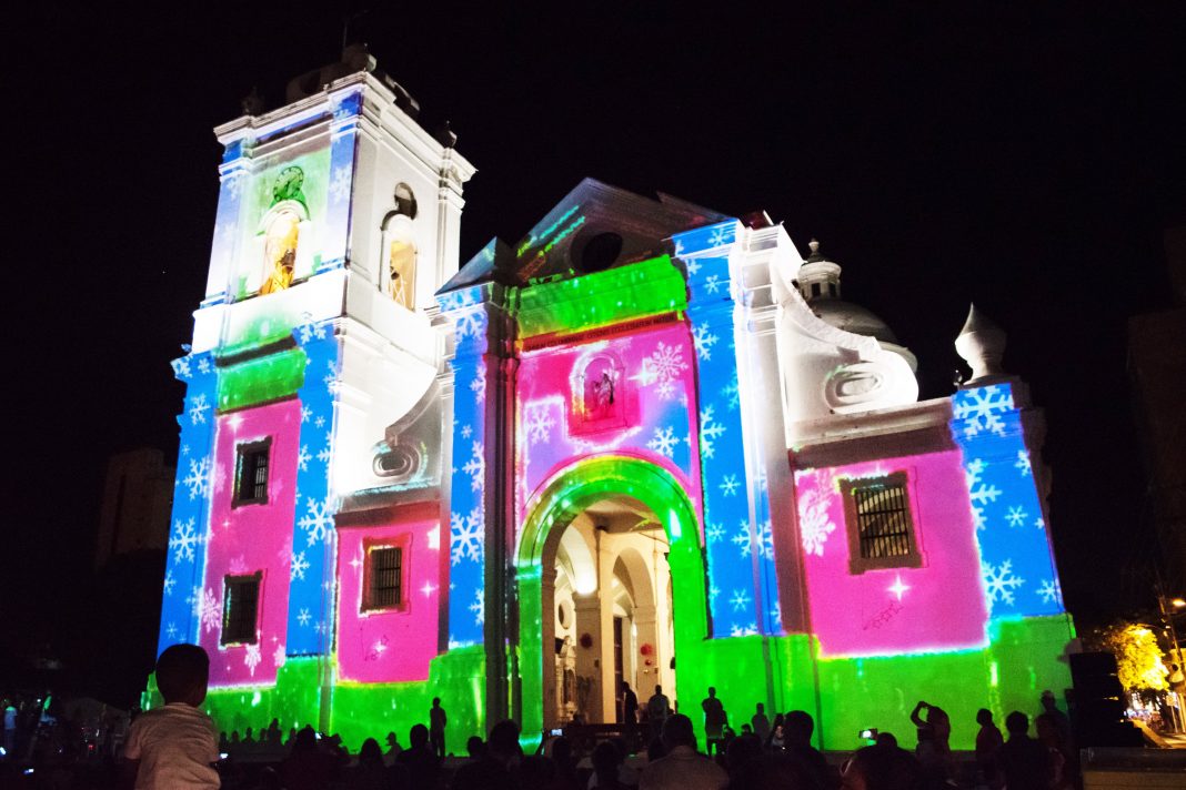 La Catedral se viste de colores con la proyección del Mapping Navideño