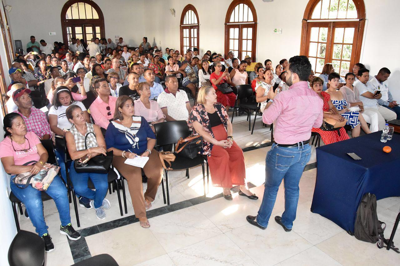 Capacitados más de 800 líderes para participar en elecciones comunales Capacitados más de 800 líderes para participar en elecciones comunales