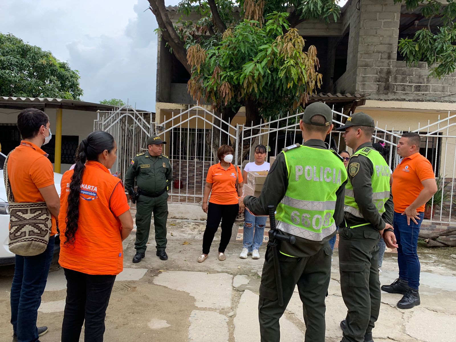 Alcaldía Distrital sensibiliza sobre violencia de género casa a casa en Los Laureles de Bonda