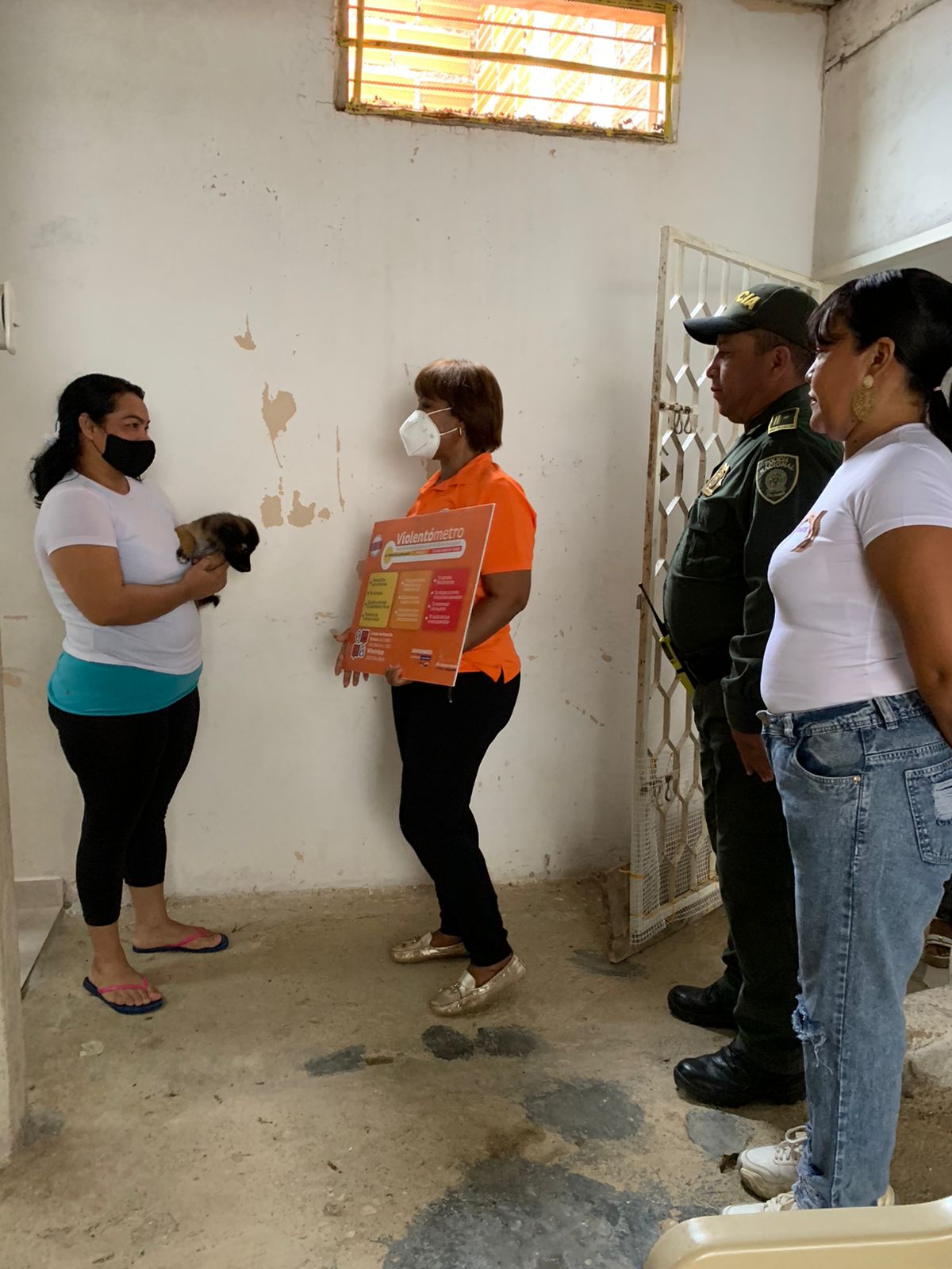 Alcaldía Distrital sensibiliza sobre violencia de género casa a casa en Los Laureles de Bonda