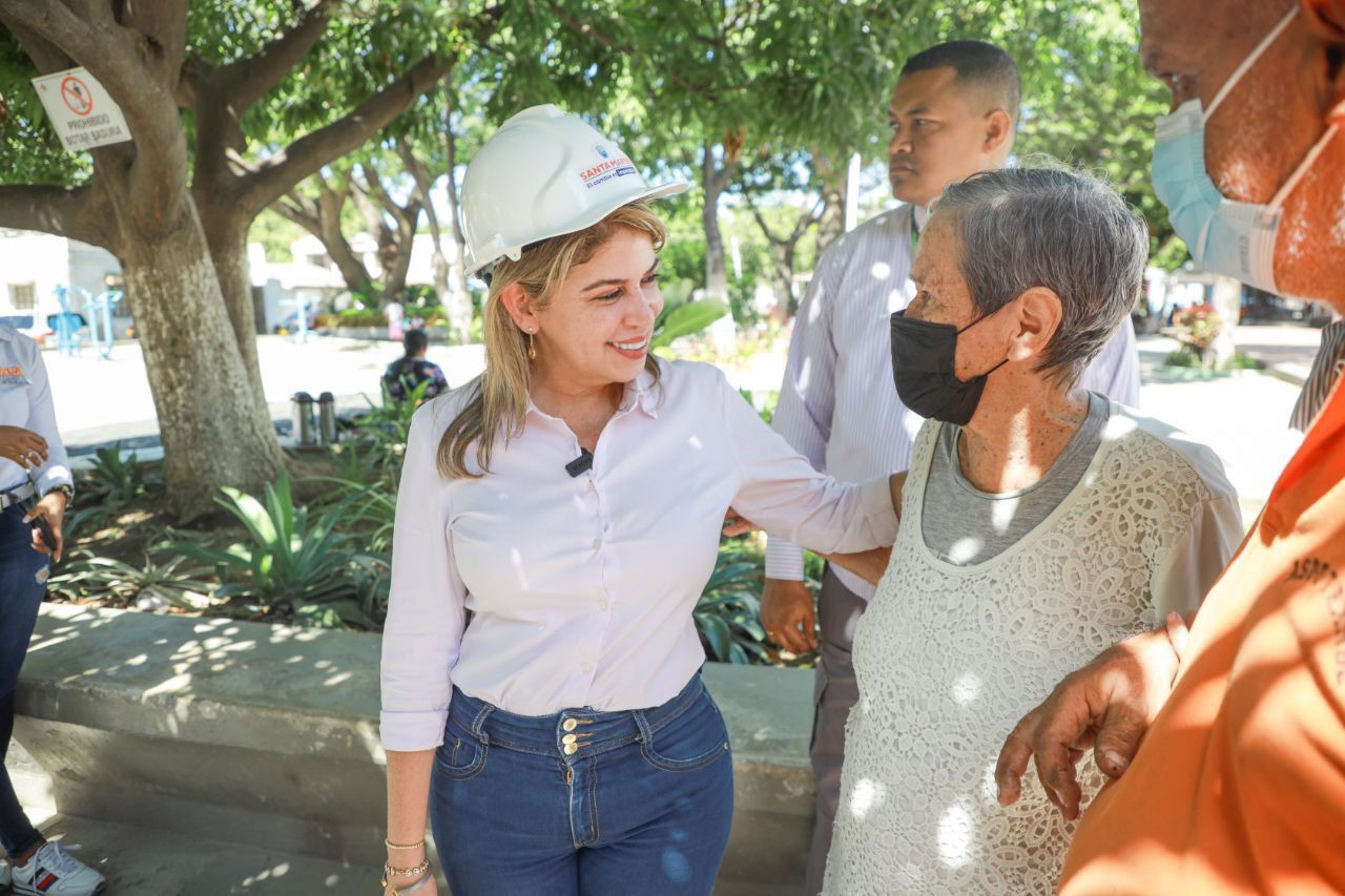 Alcaldesa Virna Jonhnson incluye nuevo tramo en la obra de la calle 14 de Gaira