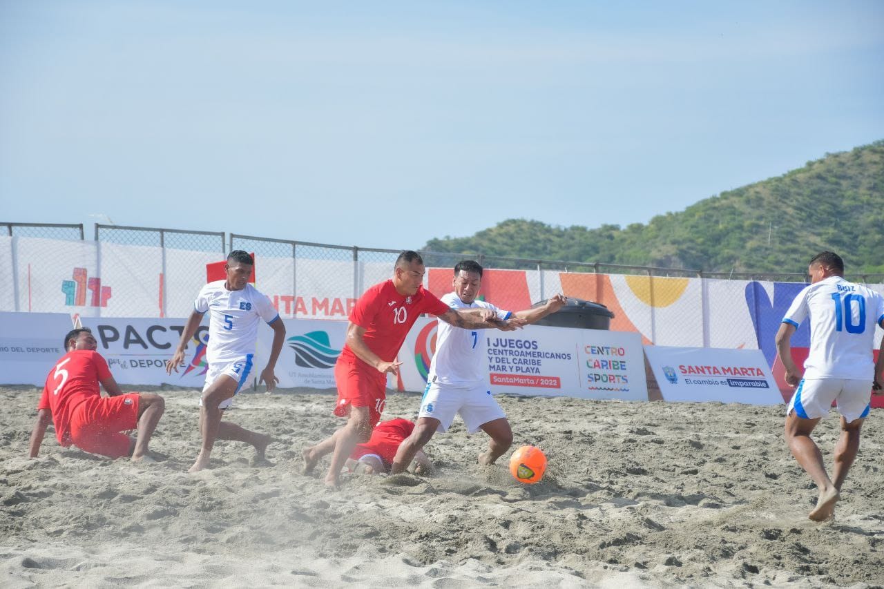 El Salvador, primer finalista del fútbol playa en los Juegos Centroamericanos y del Caribe de Mar y Playa