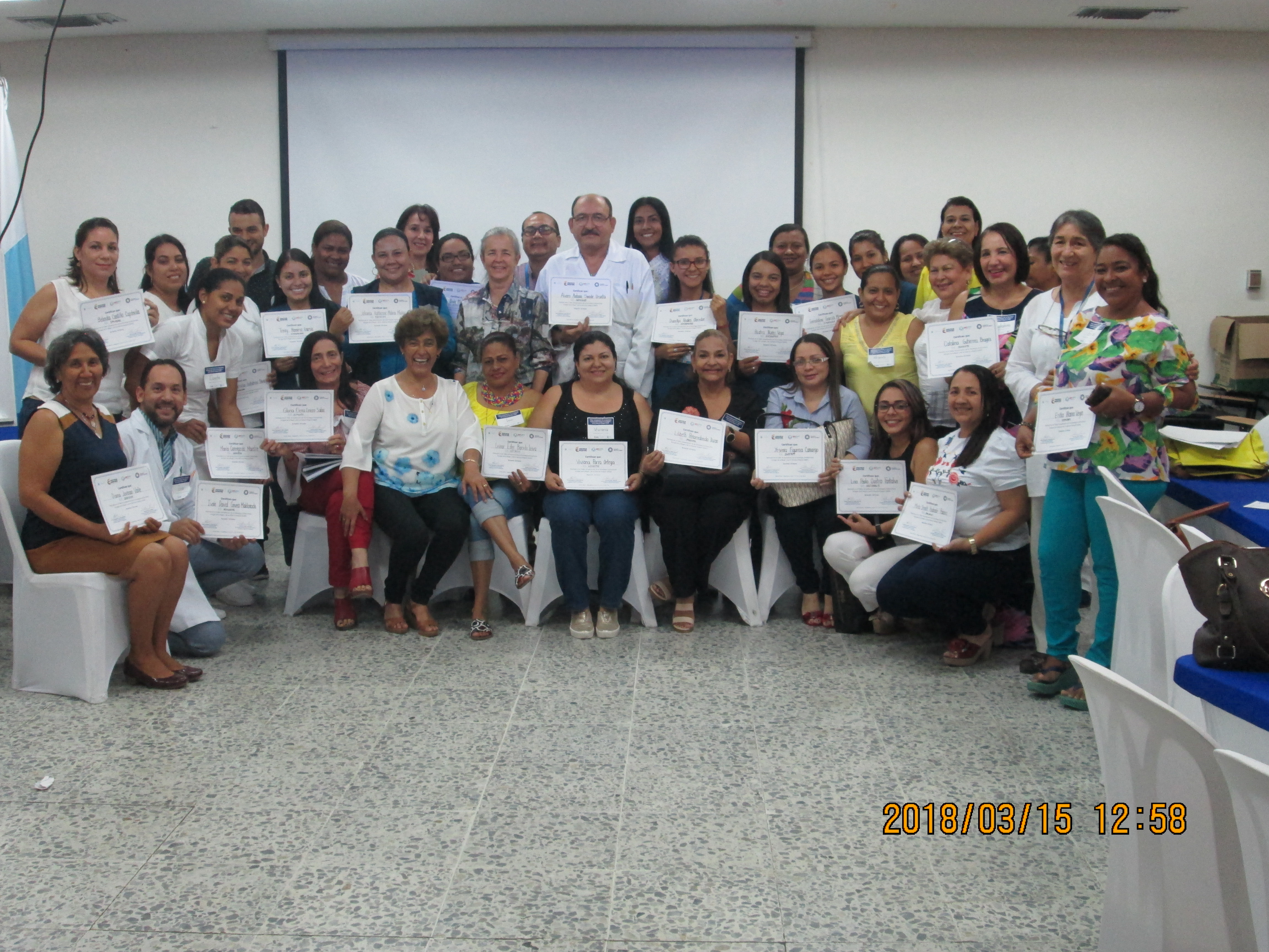 Distrito participa en capacitación a Instituciones Amigas de la Mujer y la Infancia Integral -IAMII-