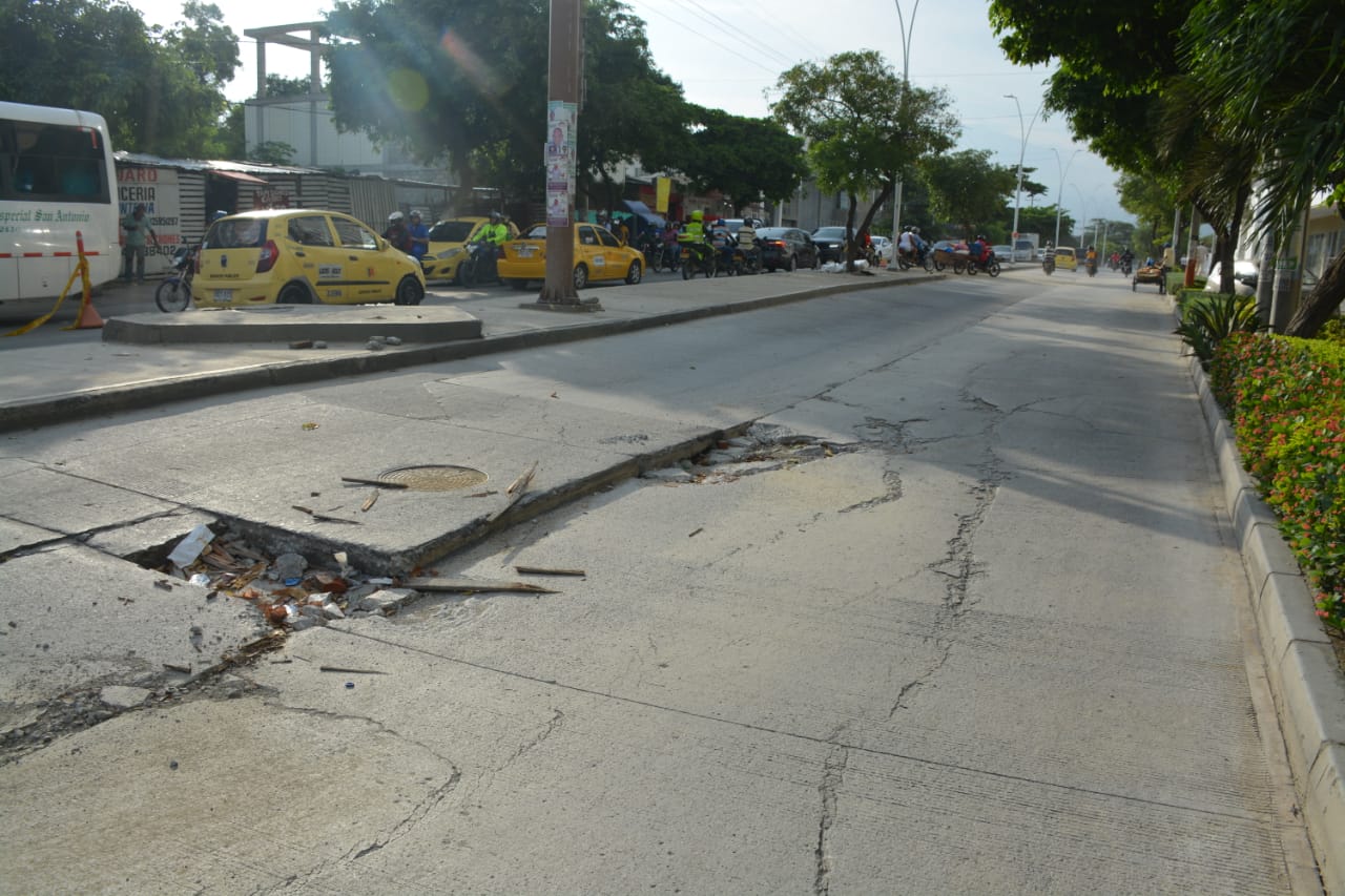 Alcaldía del Cambio inspecciona nuevo hundimiento a la altura del puente El Mayor