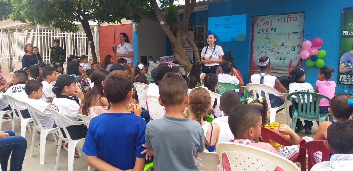 Conmemoran Día Internacional de la Niña en el barrio Olaya Herrera