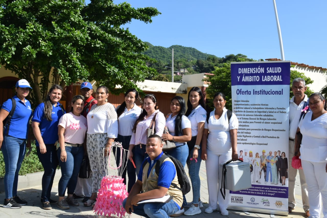 Distrito realiza en Bastidas acciones de salud pública casa a casa