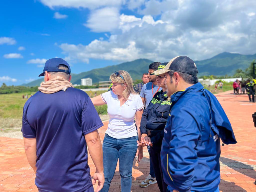 Distrito y Gobernación brindan ayuda a las víctimas del accidente de la aeronave