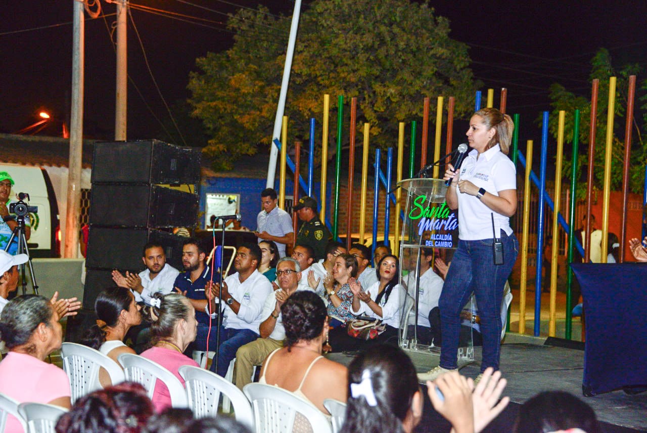 Essmar inició la 'La Gira de la Verdad del Agua' por los barrios de Santa Marta Essmar inició la 'La Gira de la Verdad del Agua' por los barrios de Santa Marta