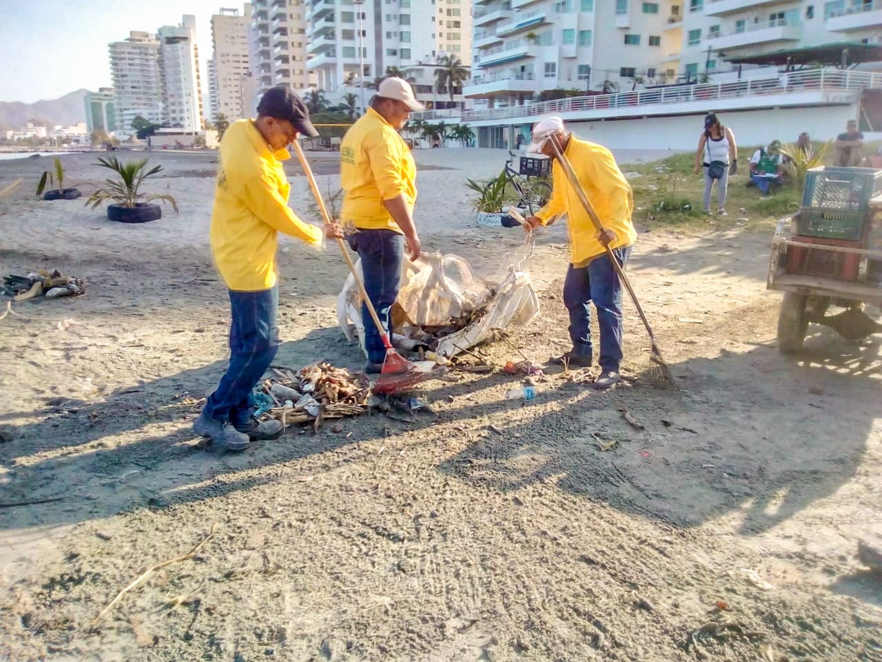 La playa 'Los Cocos' está limpia luego de brigada de la Essmar La playa 'Los Cocos' está limpia luego de brigada de la Essmar
