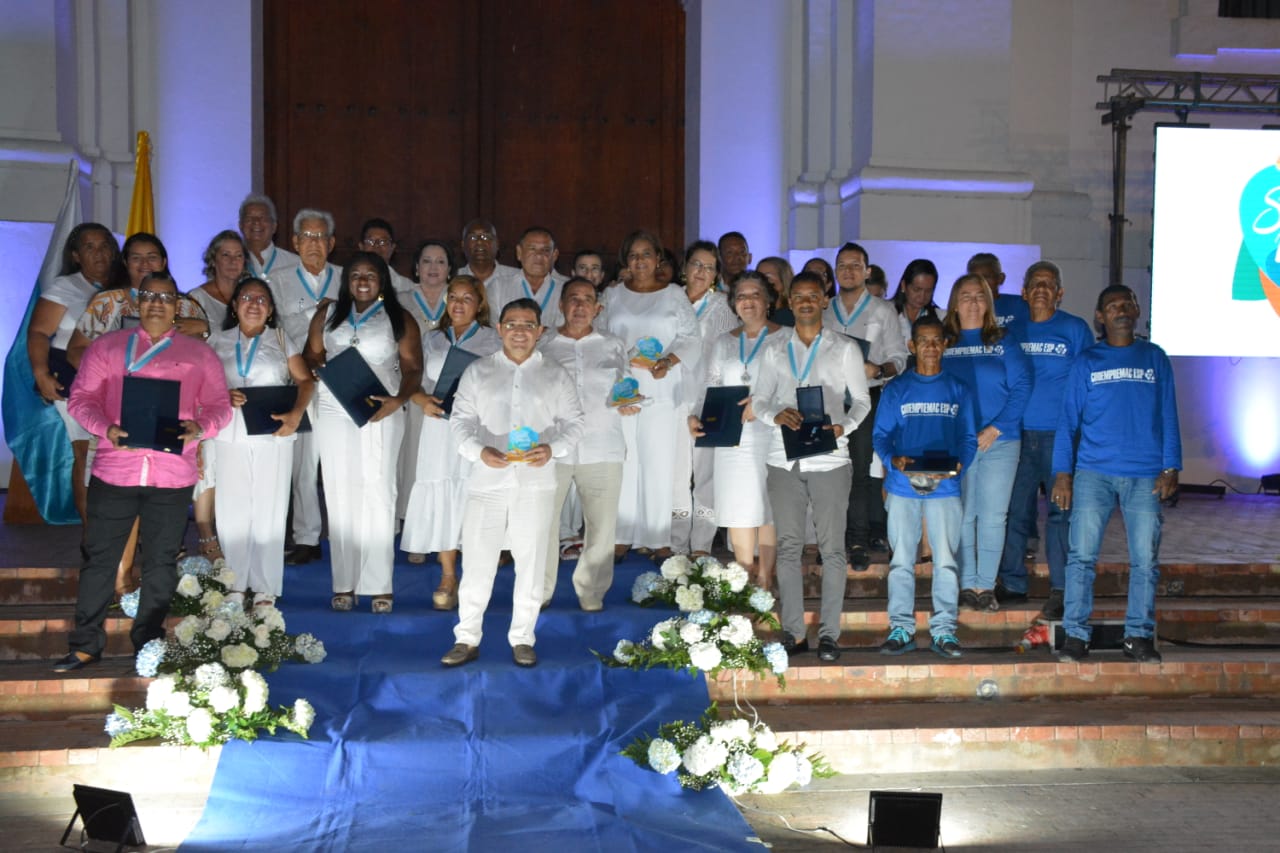 “Nuestro mayor valor testimonial es la fuerza de nuestro propio cambio, esa es la enseñanza que le entregamos a la ciudad”: Alcalde Martínez “Nuestro mayor valor testimonial es la fuerza de nuestro propio cambio, esa es la enseñanza que le entregamos a la ciudad”: Alcalde Martínez