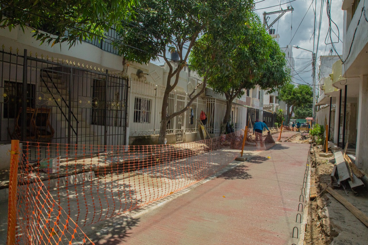 Con programa Mi Calle avanza la pavimentación en Boulevard de las Rosas y Los Faroles