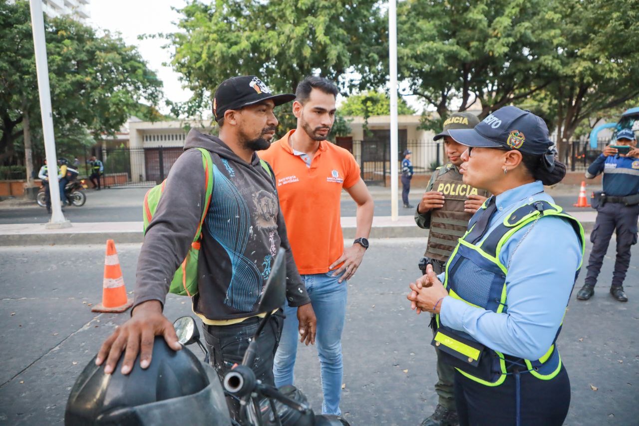 Alcaldía endurece operativos contra placas adulteradas y parrillero hombre