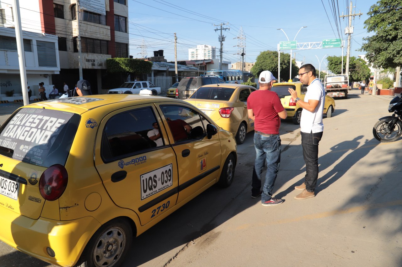 Secretaría de Movilidad invita a taxistas a usar la tarjeta de control