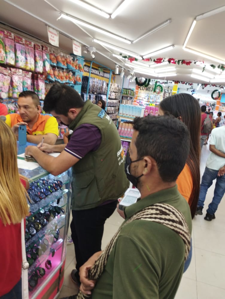 Alcaldía realiza operativos contra el ruido en el sector comercial de Santa Marta