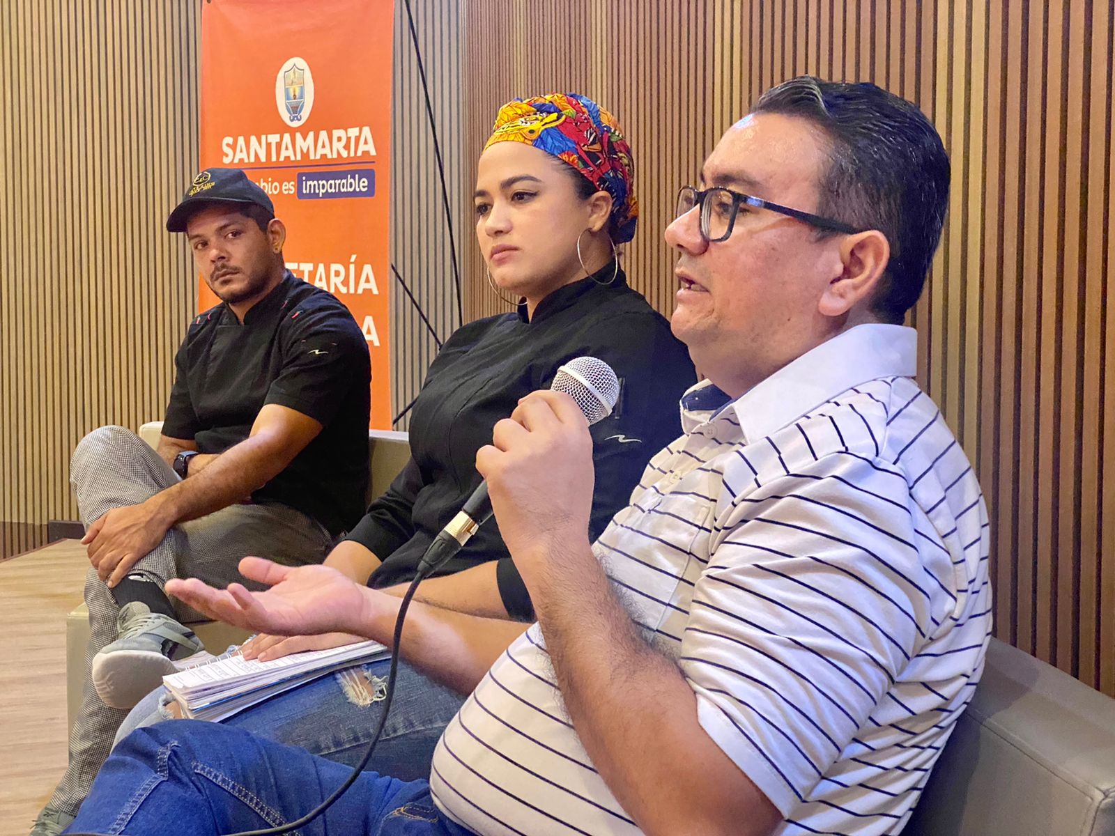 Dos chefs y un historiador impartieron conocimientos en el conversatorio de Cocina Tradicional y Patrimonio