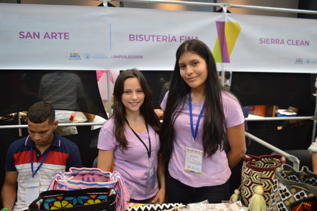 Jóvenes del Distrito participan en Feria de emprendimiento ‘Impulsa’