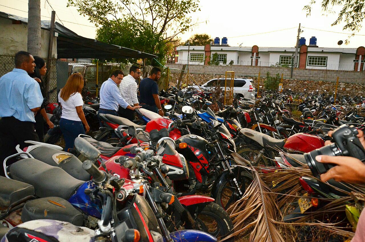 Distrito empezará a chatarrizar motos y carros abandonados en los patios