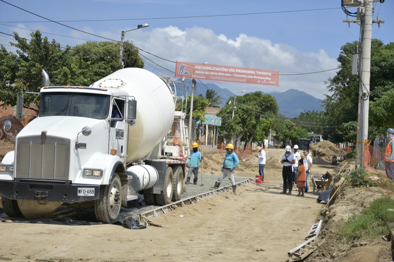 Obras de pavimentación de la vía principal de Timayuí avanza en 27%