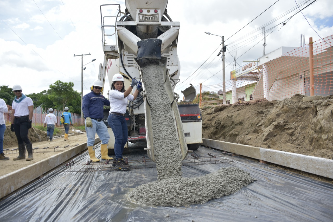 Obras de pavimentación de la vía principal de Timayuí avanza en 27%