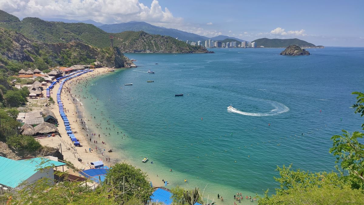 Playa Blanca recibe certificación en calidad ambiental a través de la distinción bandera azul