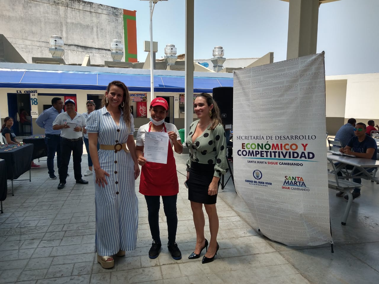 Certifican en buenas prácticas a comerciantes de la Plazoleta de Comidas Populares Certifican en buenas prácticas a comerciantes de la Plazoleta de Comidas Populares