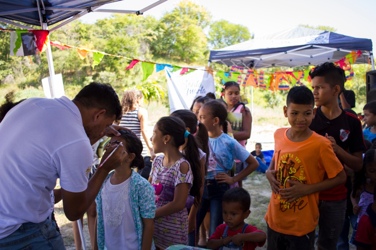 En lo alto de la Rosalía, niños y niñas se apropiaron del arte durante Galería Callejera En lo alto de la Rosalía, niños y niñas se apropiaron del arte durante Galería Callejera