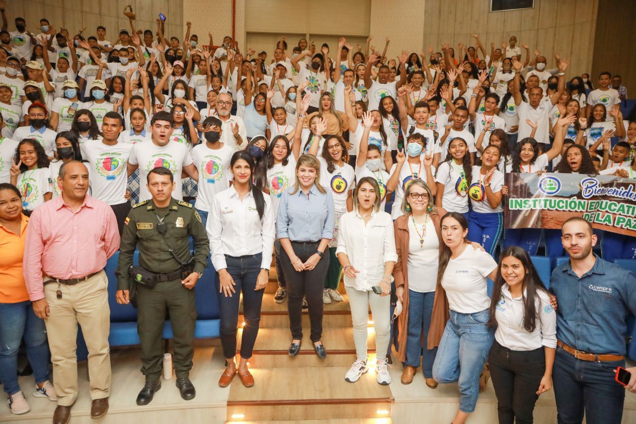 Alcaldesa Virna Johnson premió a los ganadores del Concurso Grupos Eco-lógicos Escolares