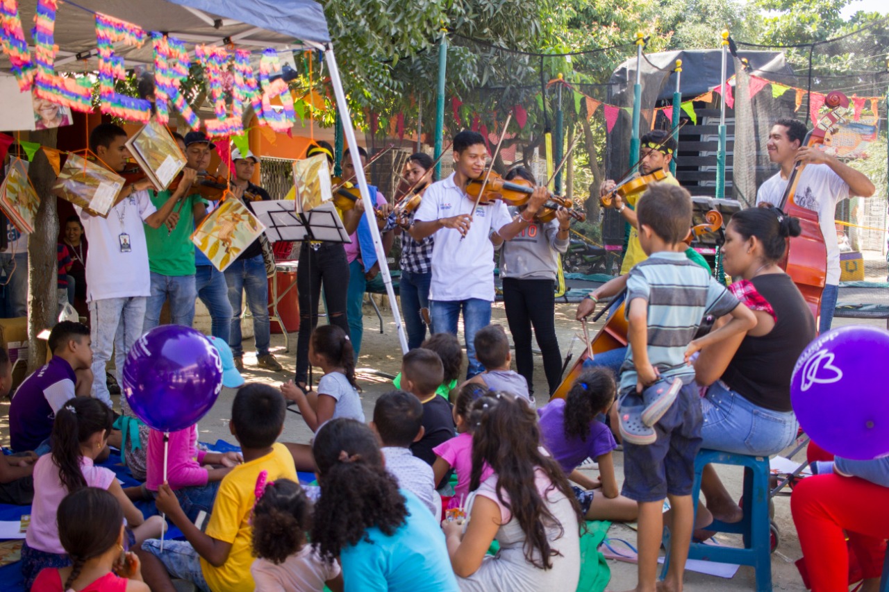 Con cuentos, literatura, música y arte se vivió Galería Callejera en Garagoa Con cuentos, literatura, música y arte se vivió Galería Callejera en Garagoa
