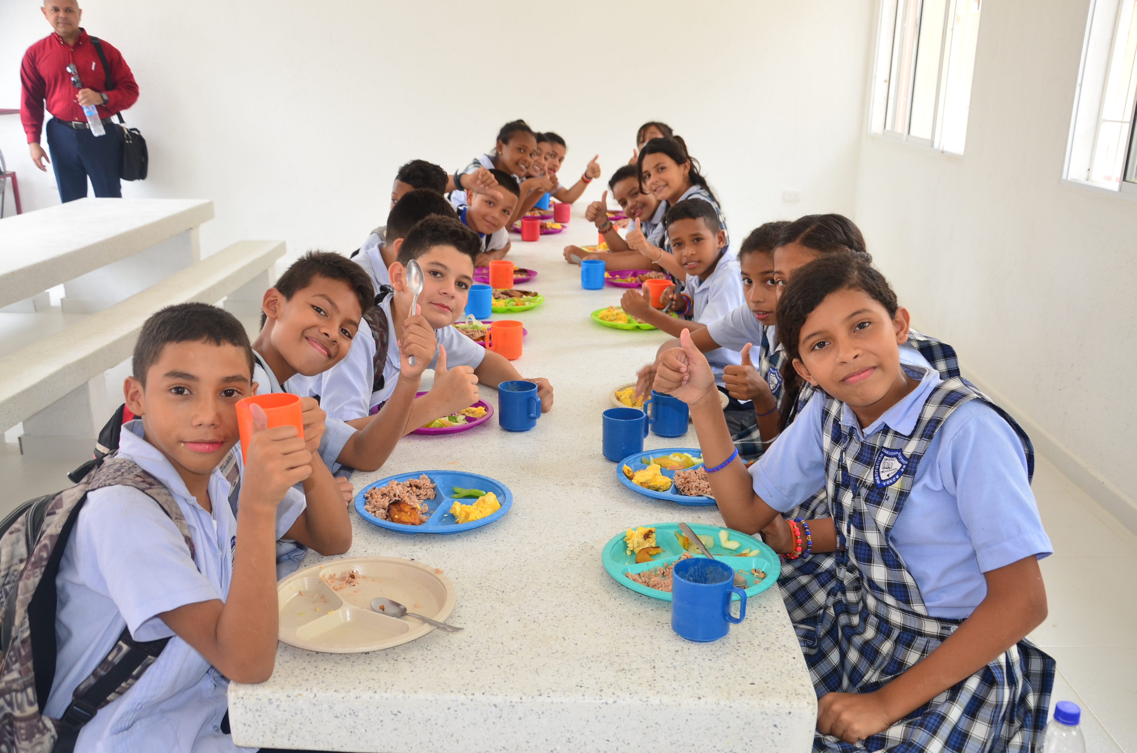 Programa de Alimentación Escolar -PAE-, se ejecuta con total transparencia y calidad en escuelas y colegios públicos de Santa Marta
