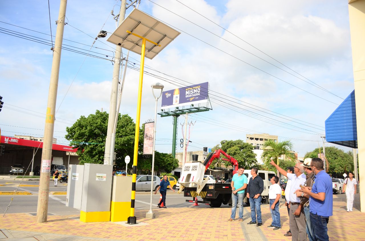 Mejor movilidad: 10 semáforos más de Santa Marta cuentan con energía Solar