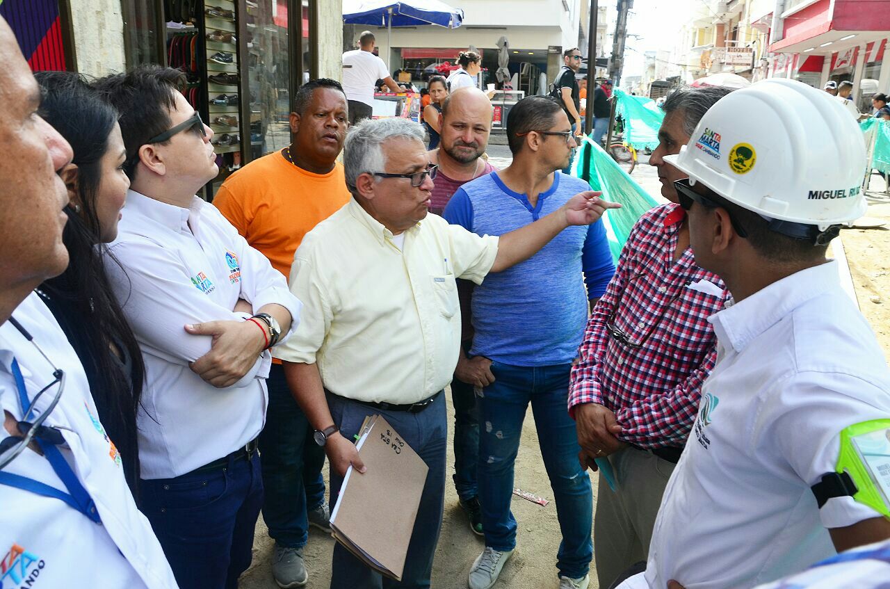 Distrito ofrece acompañamiento permanente a comerciantes durante el desarrollo de obras de la calle 13
