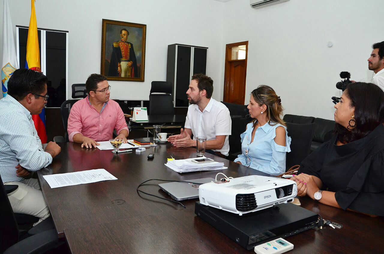 Alcalde Martínez se reunió con el viceministro del Interior