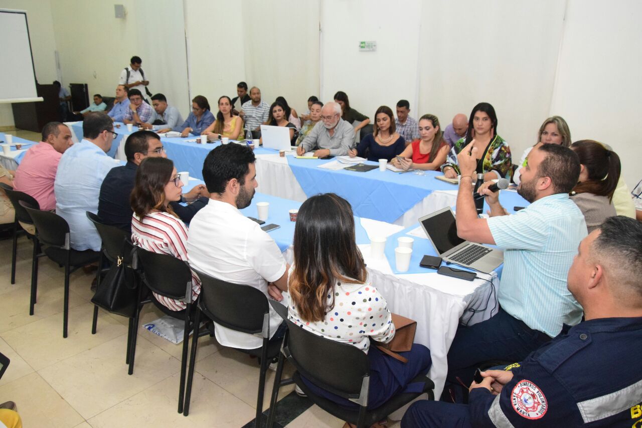 Distrito se reunió con gremios para fortalecer la labor de la autoridad sanitaria