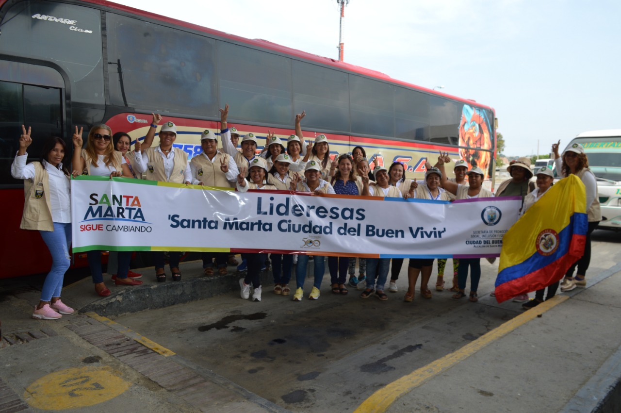 Santa Marta presente en el III Congreso Nacional de Mujeres Comunales Santa Marta presente en el III Congreso Nacional de Mujeres Comunales