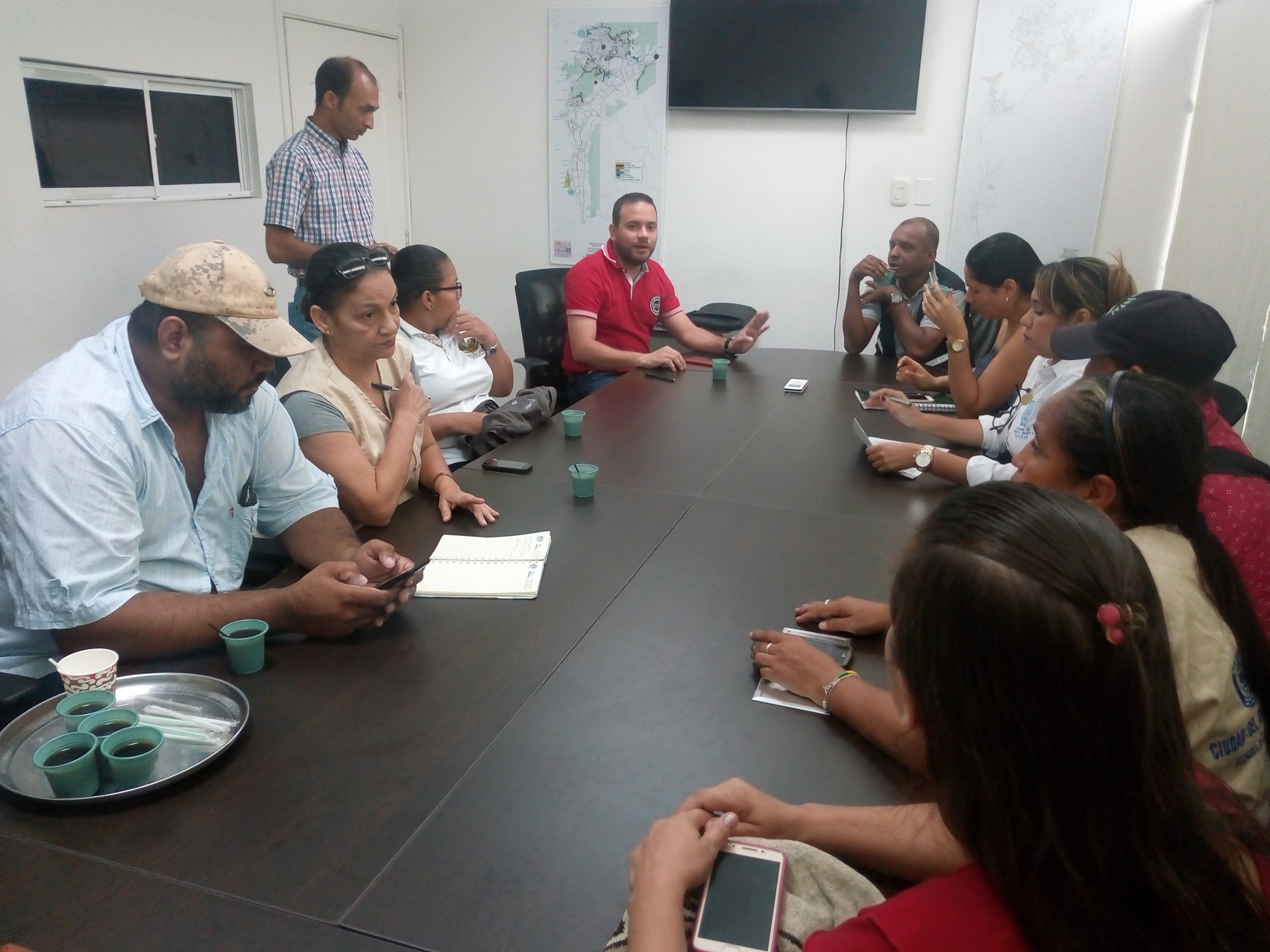Secretario de Salud se reúne con líderes cívicos de Mamatoco y Guachaca