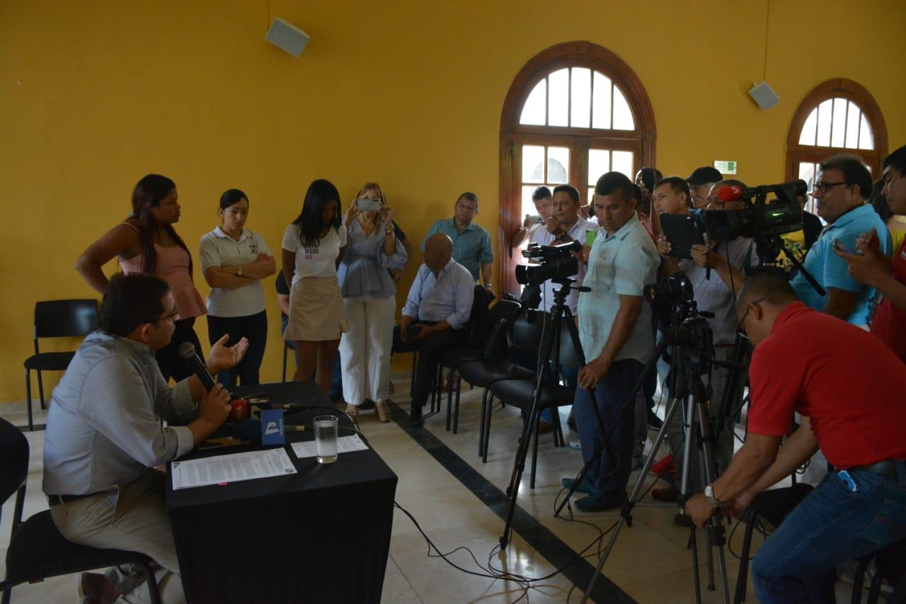 Alcaldía y Parques Nacionales concertan acciones para el beneficio de los samarios