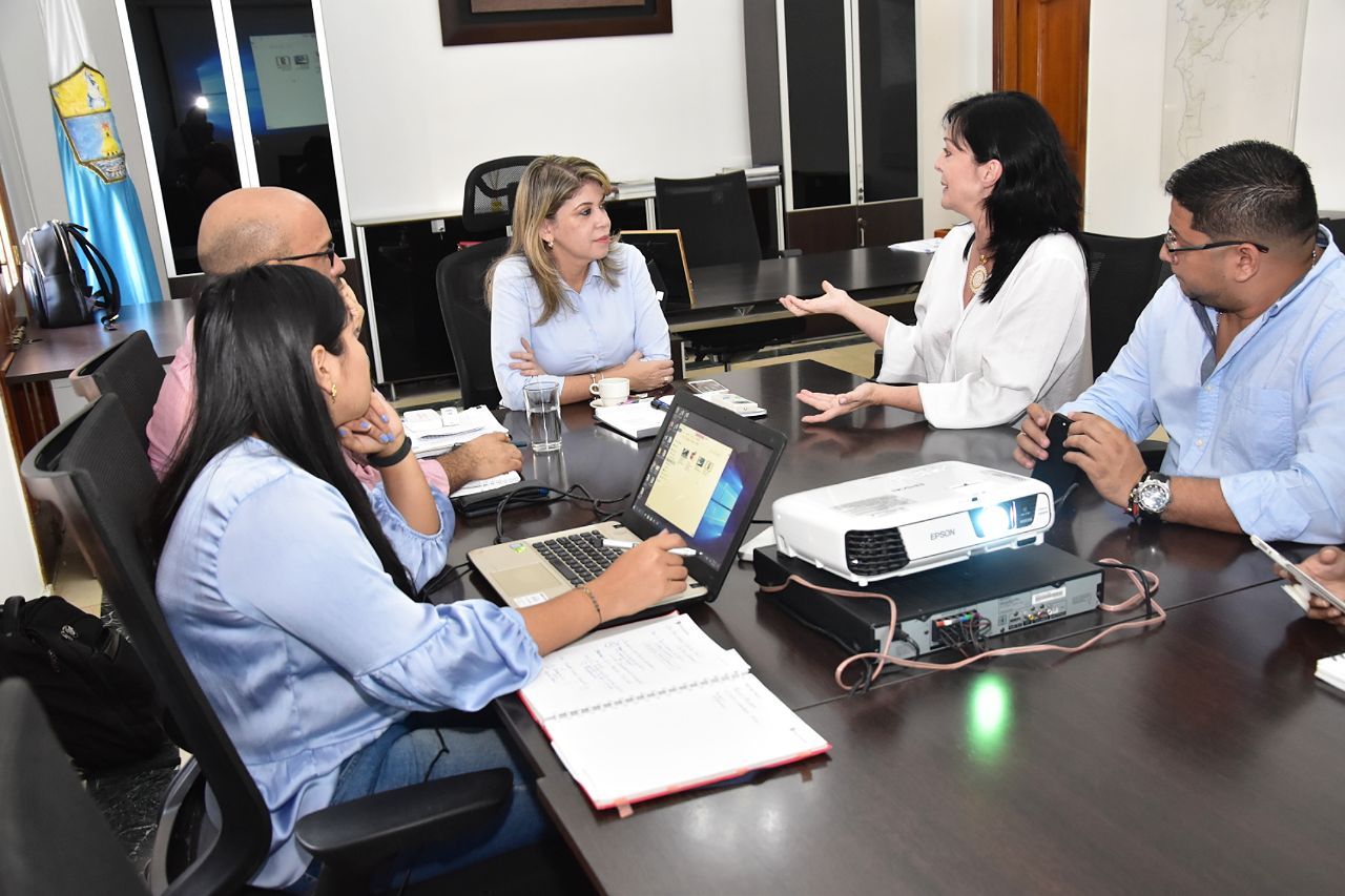 Alcaldesa Virna Johnson lidera proceso para generar en  los samarios apropiación del SETP