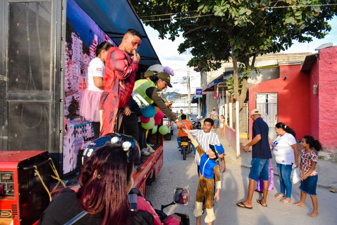 Alcaldía lleva alegría y diversión a los niños y niñas de Santa Marta