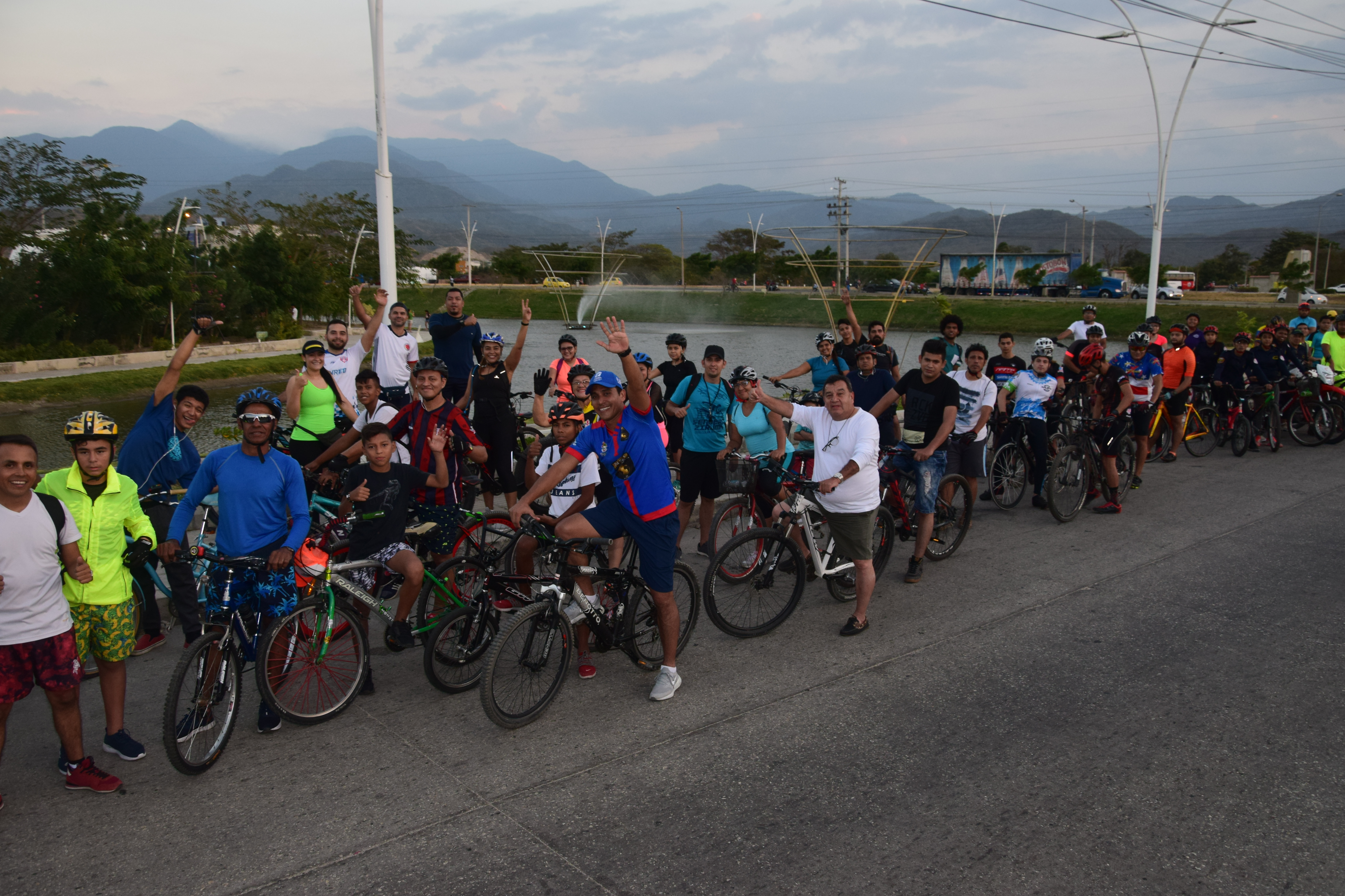 Ciclopaseos Muévete en tu bici paseando por Santa Marta despiertan gran acogida  entre los samarios