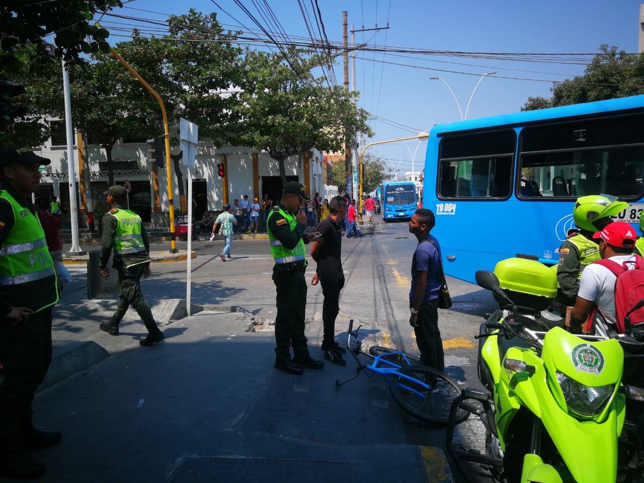 Gobierno Distrital refuerza seguridad en semáforos y transporte público de Santa Marta