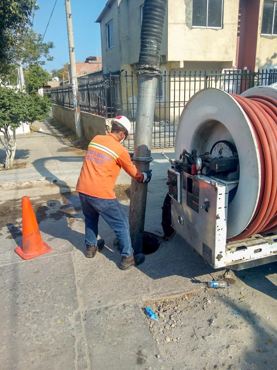 La Essmar intensifica la atención en el servicio de alcantarillado La Essmar intensifica la atención en el servicio de alcantarillado