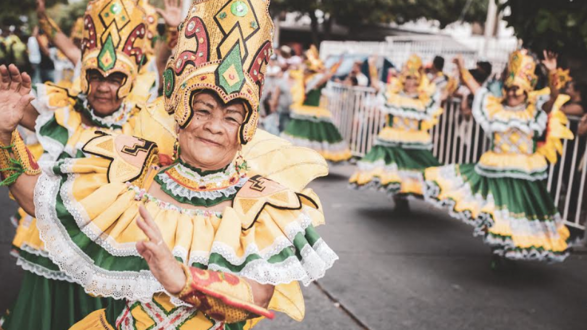 Durante la Fiesta del Mar, Desfile Folclórico de carrozas y disfraces se toma Santa Marta
