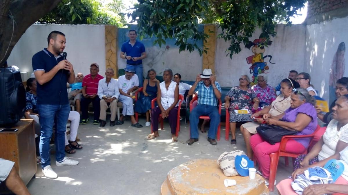 Distrito celebró con atención médica integral  Día del Adulto Mayor 