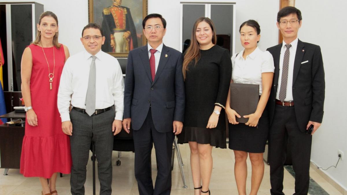 Alcalde Martínez recibió al Embajador de Corea en Colombia