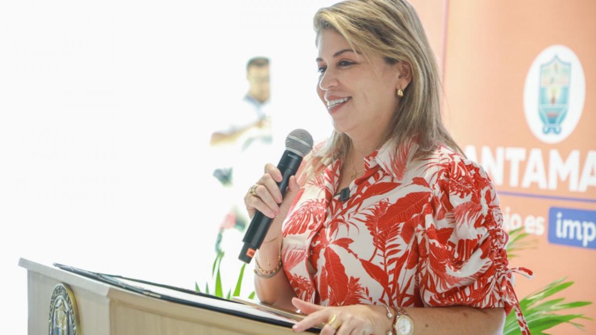 Alcaldesa Virna Johnson abre convocatoria para formación de docentes y directivos docentes en especialización y maestría