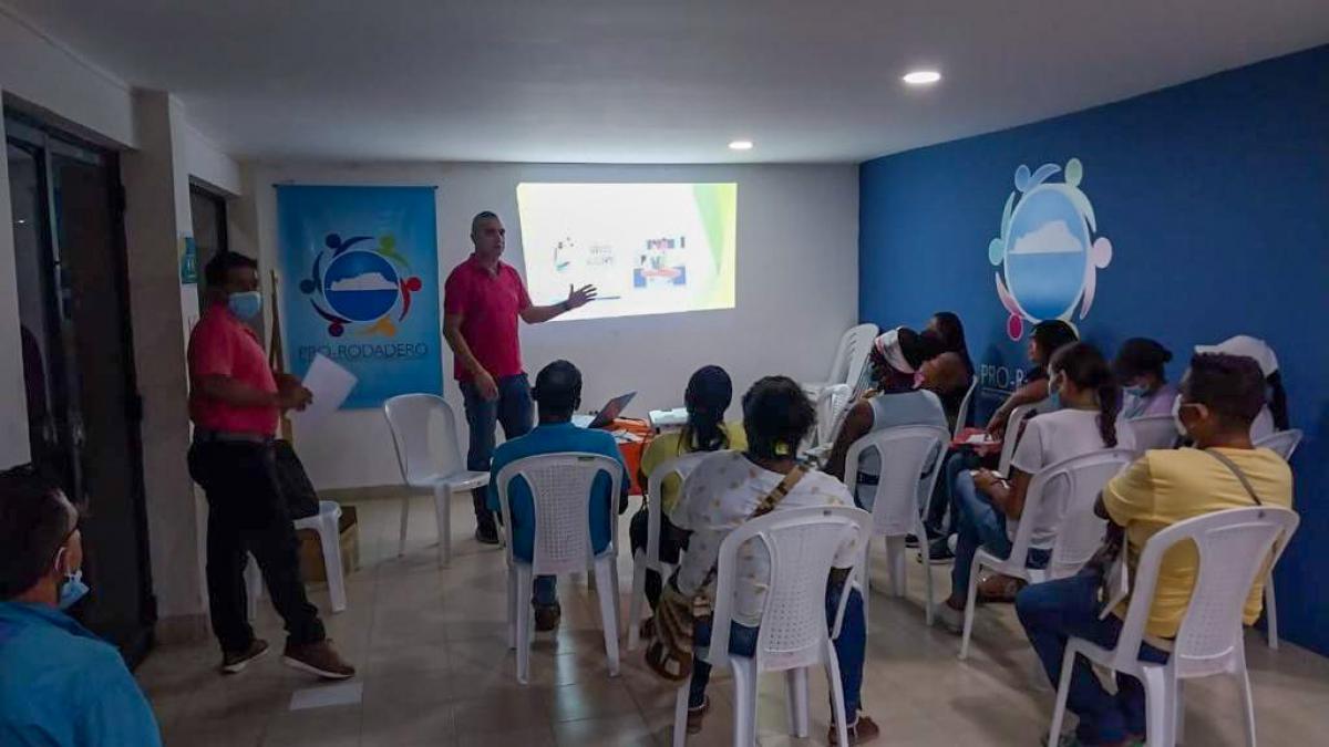 Alcaldía capacitó en atención y servicio al cliente a operadores turísticos de El Rodadero