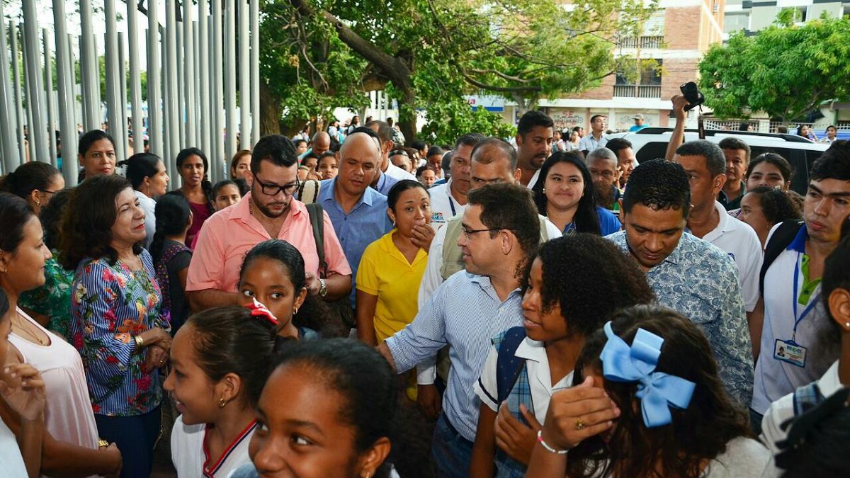 Alcalde Martínez les dio la bienvenida a los estudiantes del Distrito